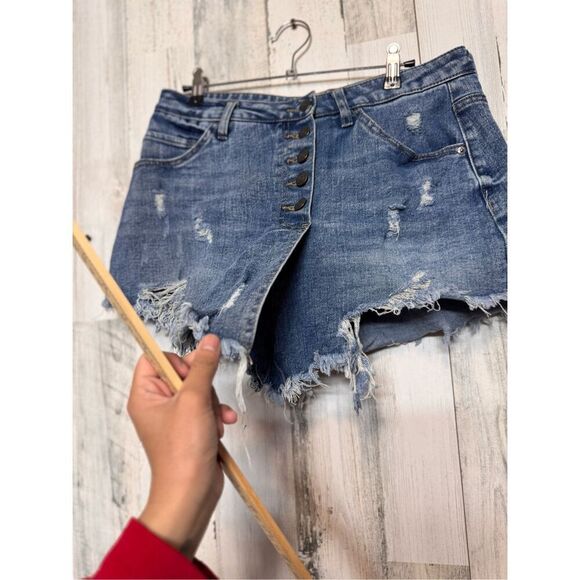 Madden NYC Super High-Rise Skort. Size 11 Short/Skirt Combo - Picture 7 of 8